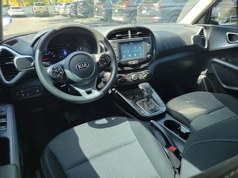 Used 2020 Kia Soul S FWD image 12