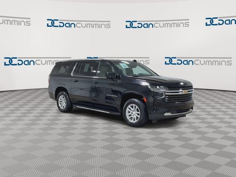 Used 2024 Chevrolet Suburban LT AWD/4WD image 2
