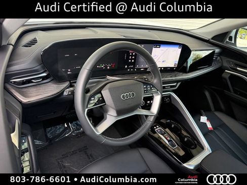 Used 2025 Audi Q5 Premium AWD/4WD image 3