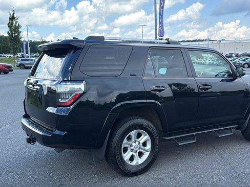 Used 2024 Toyota 4Runner SR5 Premium w/ Moonroof Package AWD/4WD image 5