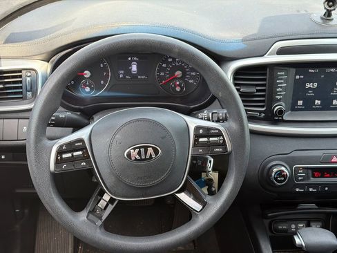 Used 2019 Kia Sorento FWD V6 image 18