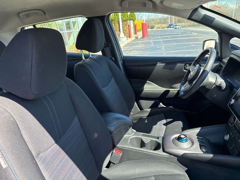 Used 2024 Nissan Leaf S image 31