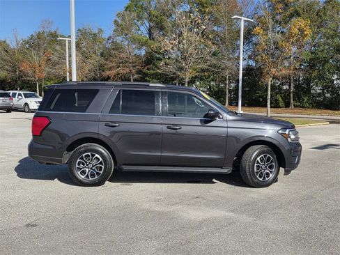 Used 2024 Ford Expedition XLT image 42