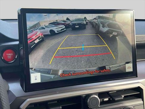 Certified 2025 Toyota Tacoma TRD Off-Road image 33