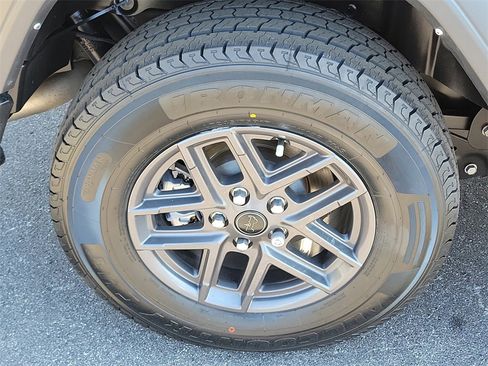Used 2024 Jeep Wrangler Sport S image 7