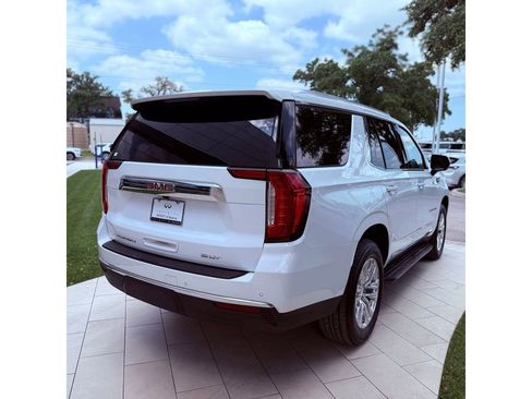 Used 2024 GMC Yukon SLT AWD/4WD image 6