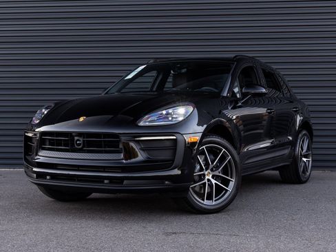 New 2026 Porsche Macan image 1