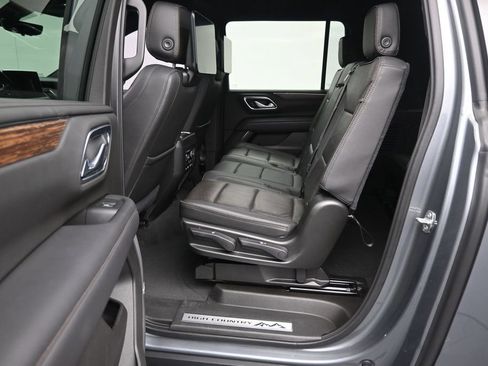 Used 2021 Chevrolet Suburban High Country AWD/4WD image 14