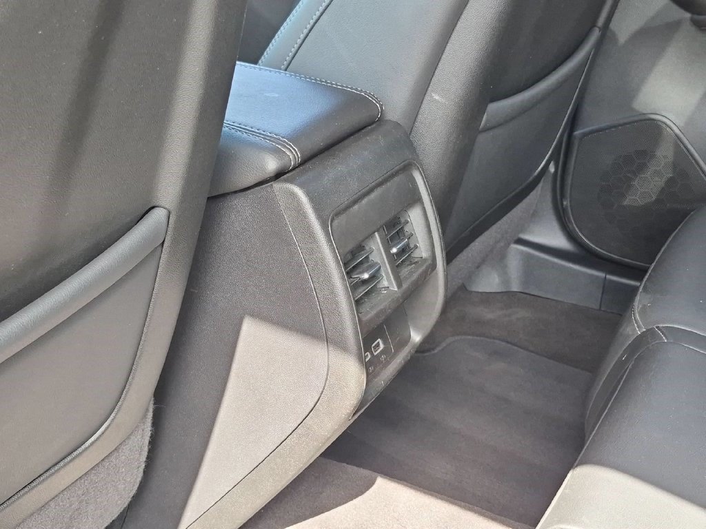Certified 2025 Cadillac XT4 Premium Luxury FWD image 17