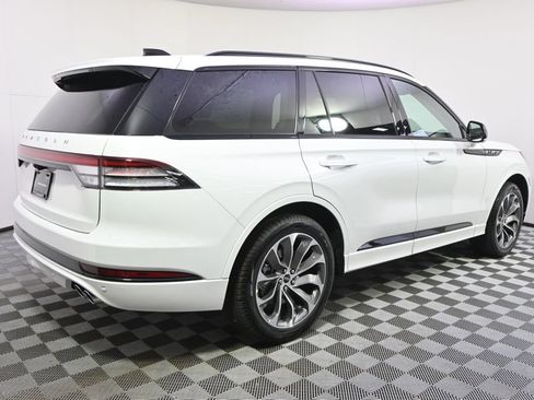 New 2026 Lincoln Aviator AWD w/ Jet Appearance Package image 7