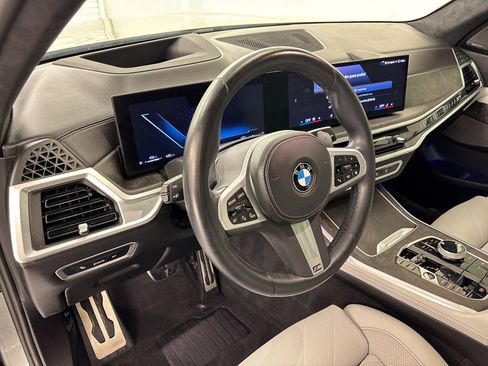 Certified 2024 BMW X7 xDrive40i w/ Executive Package image 4