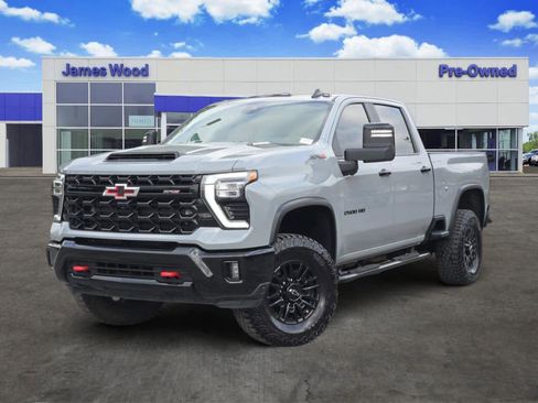 Used 2024 Chevrolet Silverado 2500 ZR2 w/ Technology Package AWD/4WD image 1