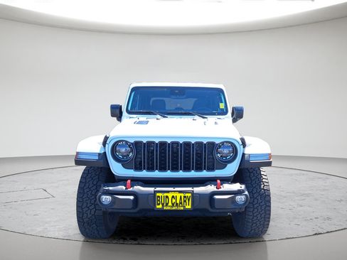 Used 2024 Jeep Gladiator Rubicon AWD/4WD image 8