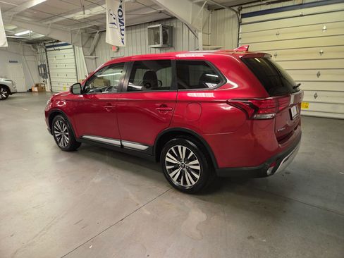 Used 2019 Mitsubishi Outlander SE image 4