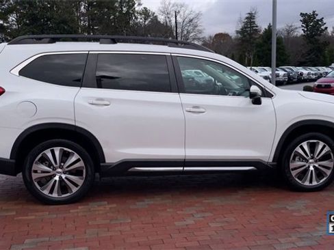 Used 2022 Subaru Ascent Limited image 2