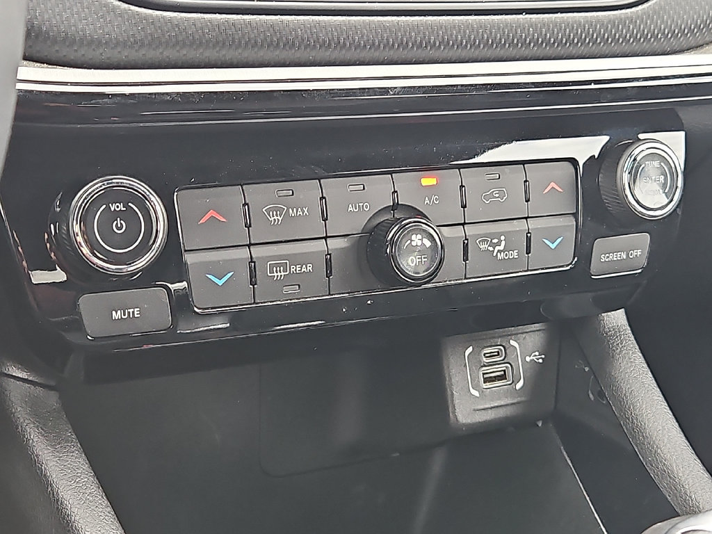 Used 2025 Jeep Compass Trailhawk AWD/4WD image 17
