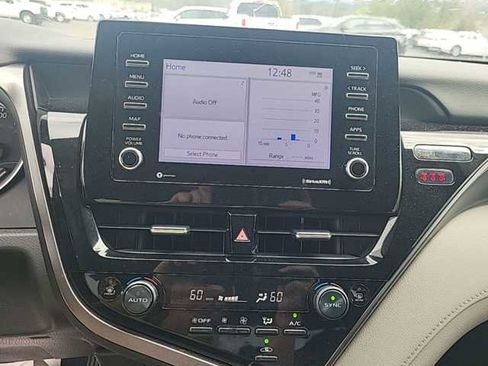 Used 2022 Toyota Camry LE image 6