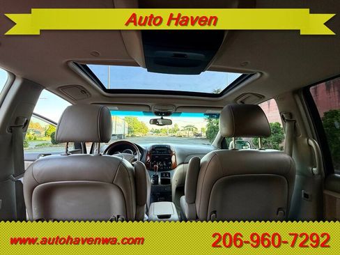 Used 2004 Toyota Sienna XLE Limited image 9