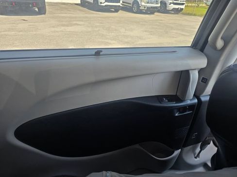 Used 2024 Chrysler Pacifica Touring-L FWD image 30