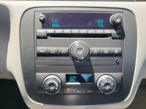 Used 2009 Buick Lucerne CXL FWD image 33