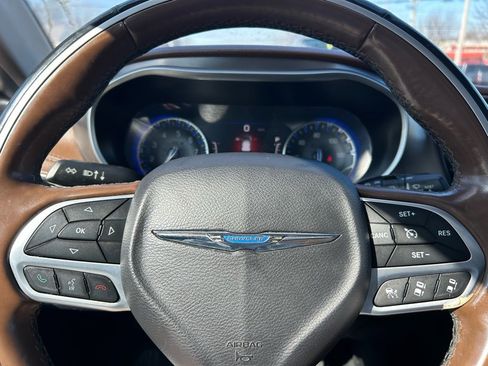 Used 2017 Chrysler Pacifica Limited w/ Advanced Safetytec Group image 18