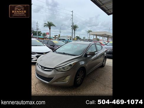 Used 2014 Hyundai Elantra SE w/ Option Group 02 FWD image 1