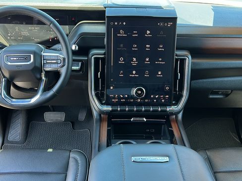 Certified 2025 GMC Yukon XL Denali AWD/4WD image 20