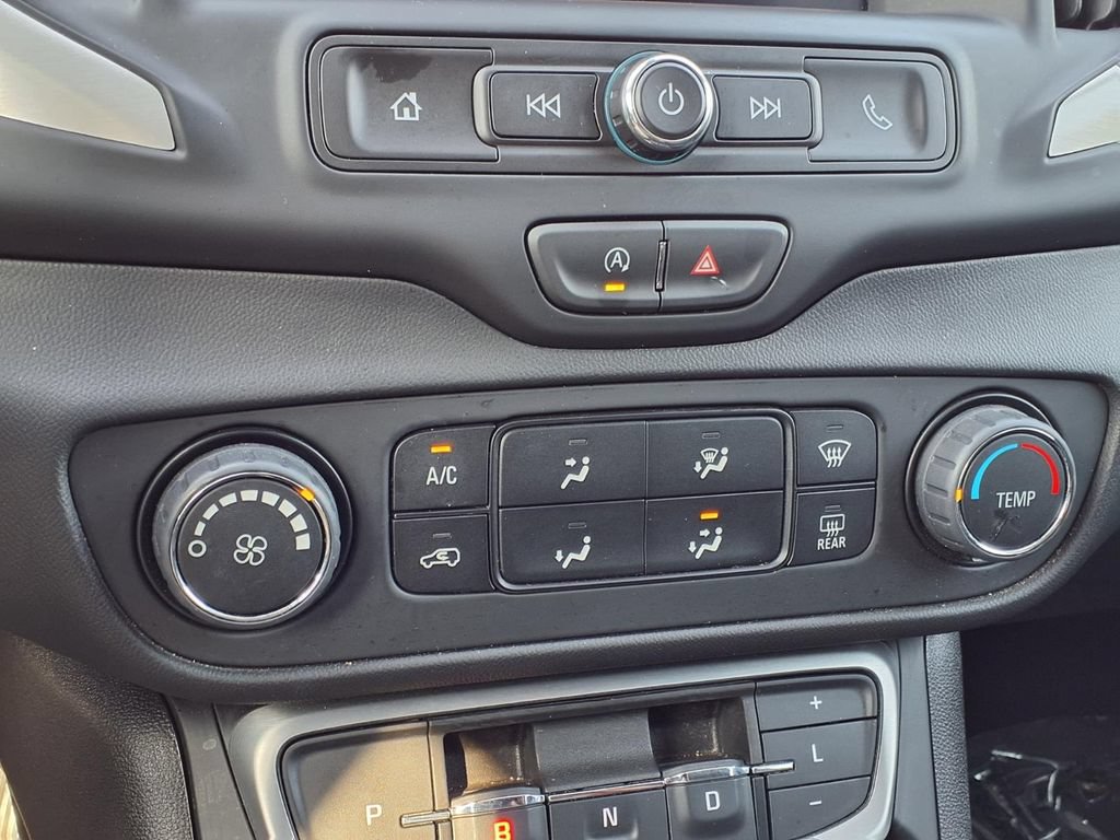 Used 2024 GMC Terrain SLE FWD image 11