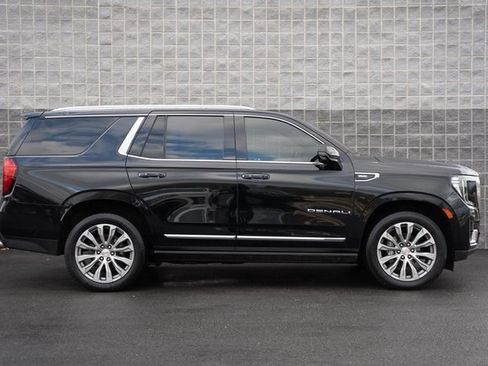 Used 2021 GMC Yukon Denali w/ Denali Premium Package image 4