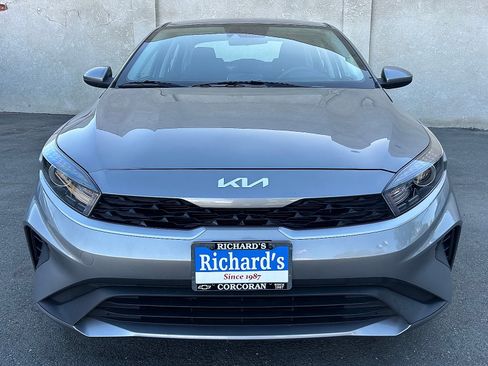 Used 2023 Kia Forte LXS FWD image 8