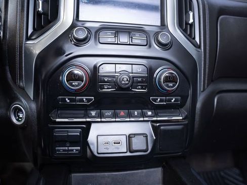 Used 2022 Chevrolet Silverado 3500 LT w/ Convenience Package image 19