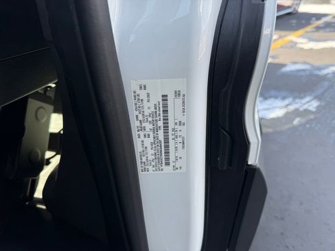 Used 2022 Ford Transit 350 XLT image 26