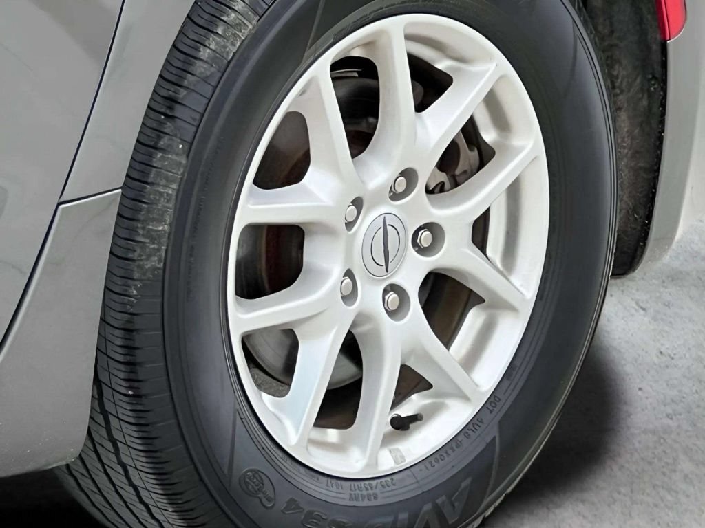 Used 2021 Chrysler Pacifica Touring-L FWD image 37