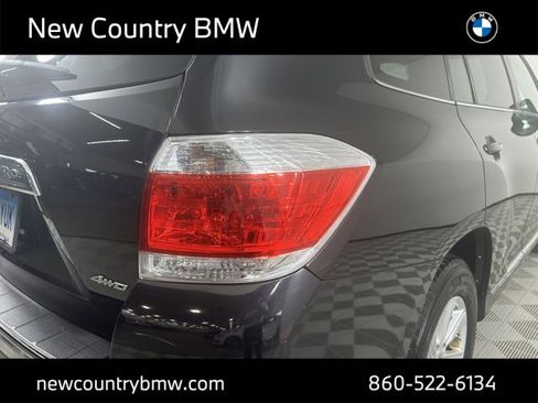 Used 2013 Toyota Highlander SE image 29