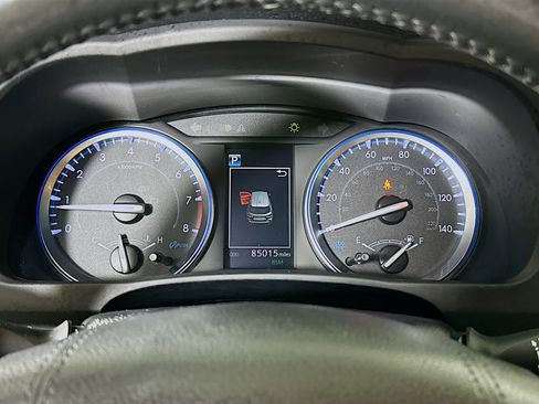 Used 2019 Toyota Highlander XLE image 19