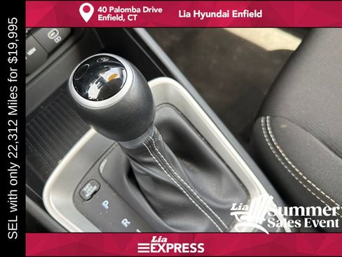 Used 2025 Hyundai Venue SEL FWD image 21