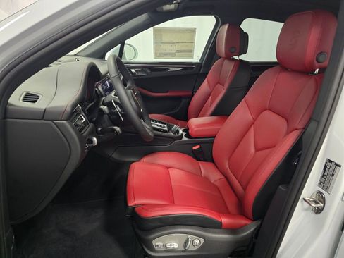 New 2026 Porsche Macan image 14