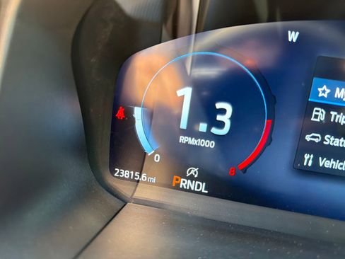 Used 2025 Ford Explorer ST-Line w/ Premium Package image 16