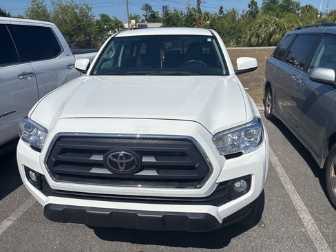 Used 2022 Toyota Tacoma SR5 AWD/4WD image 6