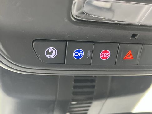 Certified 2025 GMC Acadia Elevation w/ Elevation Premium Package image 29