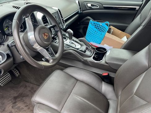 Used 2017 Porsche Cayenne S Platinum image 3