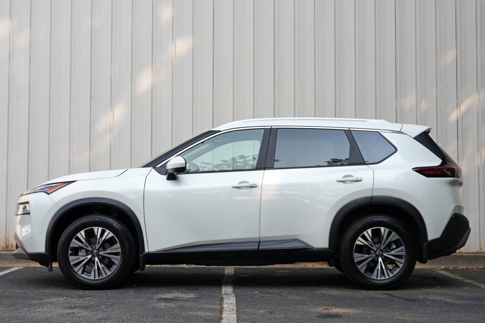 Used 2023 Nissan Rogue SV w/ SV Premium B Package FWD image 8