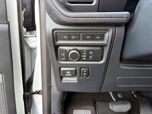 Used 2022 Ford F150 Lightning Lariat w/ Equipment Group 511A High image 19