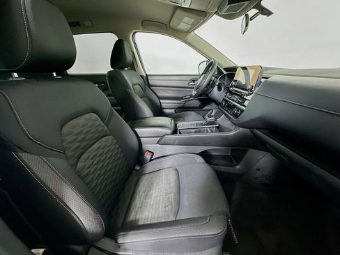 Used 2022 Nissan Pathfinder SV w/ SV Black Package FWD image 31