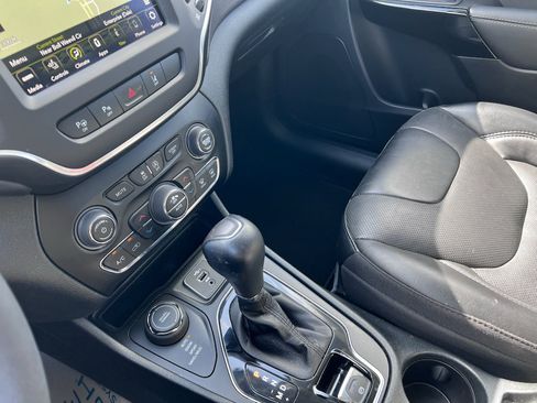 Used 2023 Jeep Cherokee Altitude Lux AWD/4WD image 23