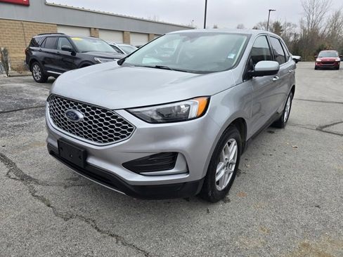 Used 2023 Ford Edge SEL image 7