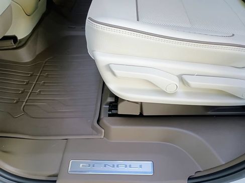Used 2025 GMC Yukon Denali w/ LPO, Floor Liner Package RWD image 66