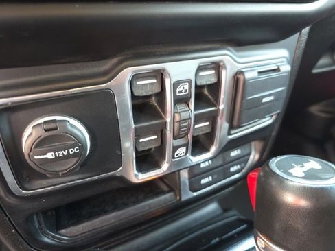 Used 2022 Jeep Wrangler Unlimited Sahara image 28