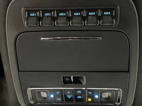 Used 2024 Ford F350 Platinum w/ Tremor Off-Road Package AWD/4WD image 41