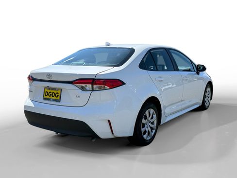 Used 2023 Toyota Corolla LE image 5